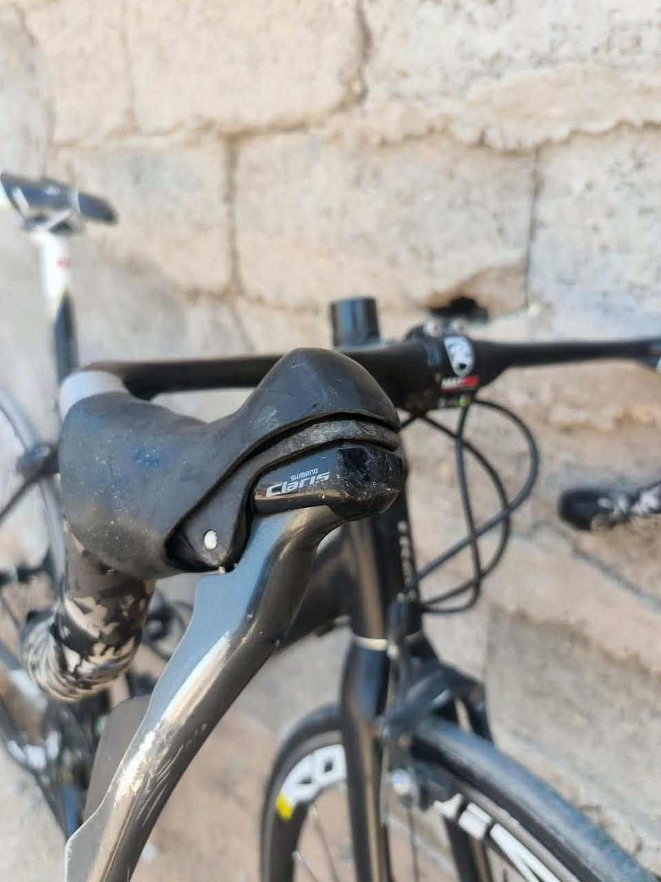 : Entry / Mid-Level Road Bik
TREK 

فريم ٤٨
ستيرن  + ركبه كاربون 
وياله كوزمك طرب 
سستم كلارس فقط العكرب التوس 8*2
دراجه رايدله ترتيب  
 السعر ٣٥٠ وقابل للتفاوض…
 أي ستفسار 
***********
