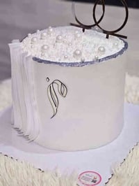 كيكات عقد قران • حروف اكريليك • توصيل الديوانية