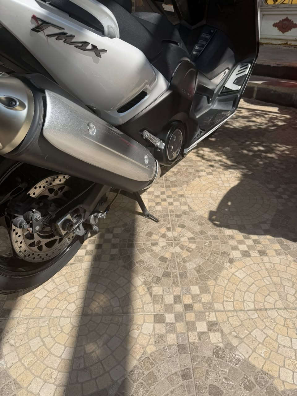 سلام عليكم
تي ماكس  موديل 2014  رقم وسنويه الدراجه بيها صبغ الجاملغ الخلفي فقط ماشيه 27 الف السعر ٦٦ وبيها مجال بسيط للاتصال مكان الدراجه بغداد  ***********
