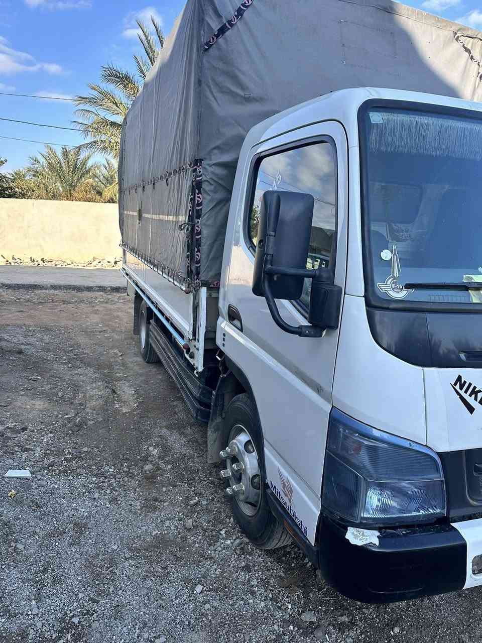 كنتر 2015.   رقم بغداد سياره نضيفه    السعر 215.   بيهه مجال بصيط 

‭٠٧٧٠ ٤٨٩ ٩٧٨٥‬
