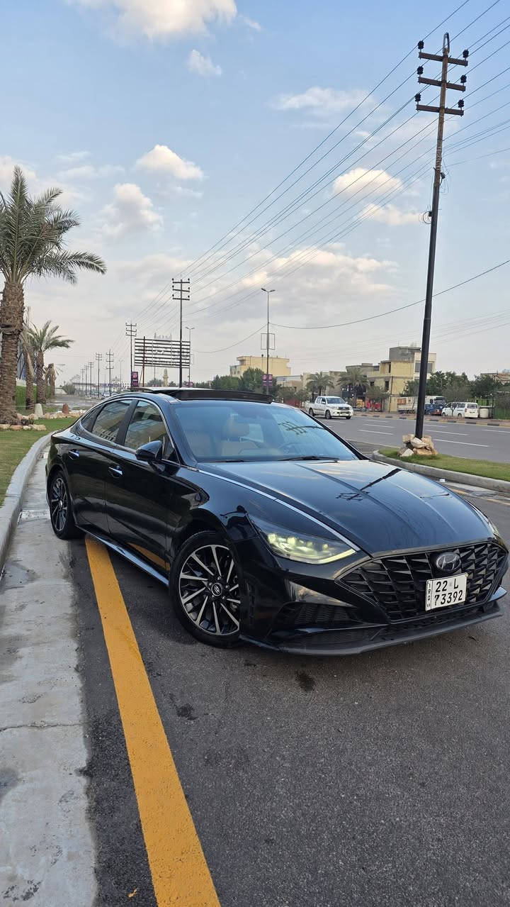 سلام عليكم
سوناتا موديل ٢٠٢١ فول للاخير لمتد
فول مواصفات اعلى فئه
مواصفاتها :
1 .نظام رؤية محيطية 360 مكون من 4 كاميرات .
2.نظام كاميرات تعمل مع الاشارة تضهر شاشة عداد السرعه 
3.نظام نقط عمياء و تنبية 
4.نضام توقف تلقائي عند الرجوع
5.شحن هاتف لاسلكي
6.نظام المفتاح الذكي ( السياره تتقدم و ترجع بالسويج ) والتشغيل عن بعد
7.نظام اوتو بارك ( السياره تطبگ وحدها ) 
8.شاشة كبيرة قياس 10.3 لمس وشاشة العداد 12.3 انش
9.نظام قيادة شبه ذاتية
10.داتا شو يعرض على الجامة الامامية السرعة وجميع الرادارات 
11.نظام تفادي الاصطدامات الأمامية من خلال رصد المشاة .
12.نظام الخروج الآمن عند فتح أبواب السيارة من ترصد 
13.نظام المحافظة على المسار مع توجيه اوتوماتيكي حتى سرعة 145 كم/س .
14.بصمه تشغيل و ابواب 
15.مقاعد امامية تدفاء و تبريد و خزن ميموري
16.مقاعد اماميه كهرباء
17.حساسات امامية وخلفية 
18.نظام ازالة الضباب و المطر تلقائي عن الزجاج الامامي
19.بانوراما 
‏ 20.LED اضاءة داخليه +اضاءة خارجية زنونLED 
21.تبريد قطعتين امامي خلفي 
22. السماعات (12 سماعة) Bose
23. دبل جام 
24.صبغ فقط بنيد بدون دواخل ابد وبيها بلهلال يم قبغ البانزين فقط
“وبعد بيهه اهواي مواصفات ما ذاكرهه
السعر ١٥٩ ومجال كلش بسيط
مكاني بغداد الدوره 
***********
