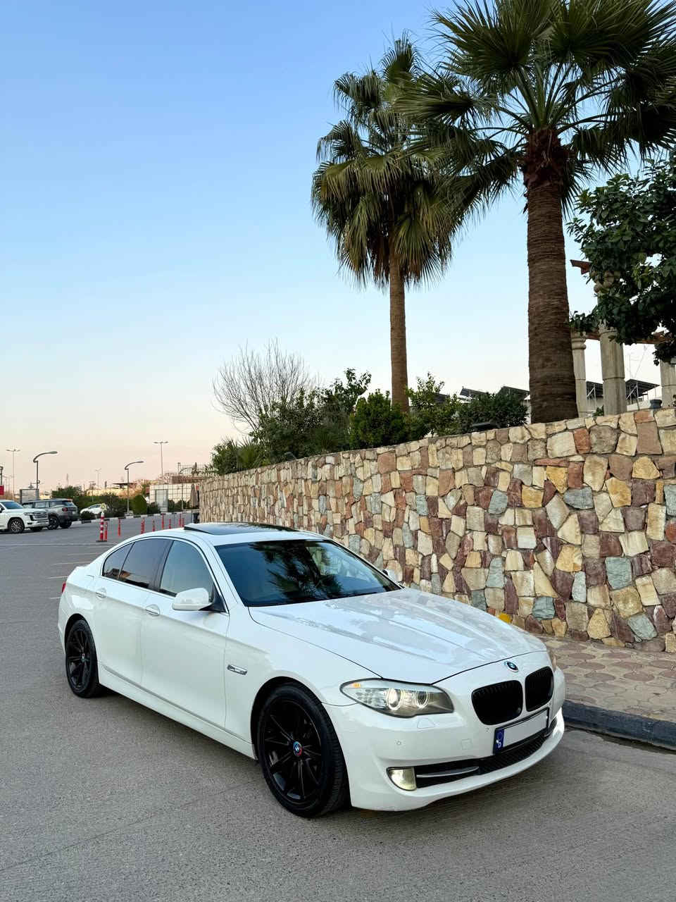 کــــــوردی 
تەنها فرۆشتن ، بە نقد 
بی ئێم BMW . F10 
مــــــۆدیل / 2012 ، بەنزین 
مەکینە / V6 . 523 نۆزن کورت مەڕغوب   
گێڕ و مەکینە کارەباییات بەشەرت
ڕۆیشتن / 150هەزار مايل 
ڕەقەم ئەوروپی مەنەفێست 2025غرامه به شه رت
***********
مواسفات / سلایت گەورە ، برێک بەسمەو ئۆتۆ ، بیلادی پەردە ئۆتۆ'گیر شەفت ‘تحدید سرعە’کامیرا ٣٦٠ پلە’پێشو پشت حساس’کوشن کارەباو خزنو هیتەر’ 

سبوغ سقفو حزام بەشەرت 

نـــــــرخ   ( 112مجال ) 

بۆ پەیوەندی*********** أربيل, العراق
