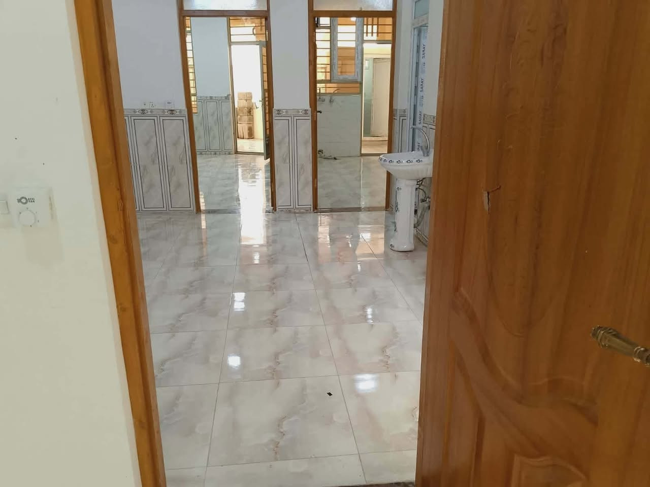 مشتمل طابق ثاني للإيجار 
في حي الجامعة عقارات 🏡 اليمان
هاتف ☎️ ***********
