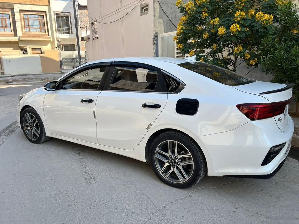 كيا سيراتو كراند 2019K3
كوري باي كوري🇰🇷
ماشي 121.500 قابل للزيادة 
فوووول مواصفات vip
محرك دوش 16 دبل نوزل 
كير AT محور تحوير كامل
بدون صبغ 
بيها ملاحظات بارد وتقليمات
حساسات امامي خلفي 
رادار امامي جانبي
تراكشن + تحديد مسار + تثبيت سرعة + كروز 
مري شفط + ترحيب
بصمة تشغيل
صندوق ذكي 
قطعتين تبريد 
تدفئة  + تبريد  كشنات  امامي 
تدفئة كشنات خلفي + ستيرن 
خزن كشنات
فتحة بالسقف 
لايتات زينول كهربائي عالي ناصي
السعر 135 وبيها مجال
***********

