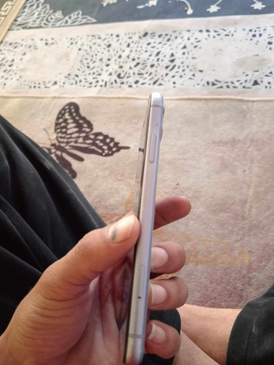 11 عادي لون مميز ذاكرة 128 مستبدل ضهر وكالة شاشة اصلية فيس ايدي شغال جهاز من كامرات اتصال سماعات نت كله شغال 220 وبي مجال بسيط
مكاني بغداد 
***********
