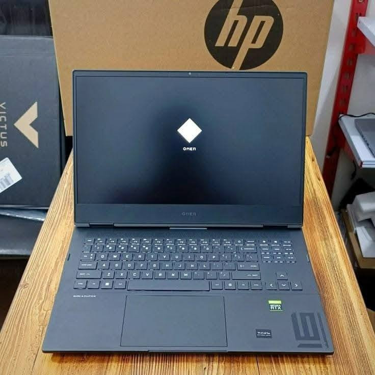 لابتوب HP OMEN 15 – الوحش القوي للبيع! 🌟
إذا كنت تدور على أداء خارق للألعاب الثقيلة أو برامج المونتاج والتصميم الهندسية الضخمة، فهذا اللابتوب صُمم خصيصاً لك! بحالة نظيفة جداً وأداء ممتا ممتاز. 🔥
​⚙️ المواصفات الفنية:
​🟢 المعالج: Intel Core i7 (الجيل العاشر) – سرعة وقوة معالجة جبارة.
​🟢 كرت الشاشة: NVIDIA RTX 3070 – لتشغيل أضخم الألعاب على أعلى إعدادات بكل سلاسة.
​🟢 الشاشة: تردد خيالي 300Hz – استجابة فائقة وسرعة لا مثيل لها في ألعاب الـ FPS والتحديات.
​🟢 الذاكرة العشوائية (RAM): 16GB – لتعدد المهام وسلاسة البرامج الثقيلة.
​🟢 المساحة والتخزين: 512GB SSD NVMe – إقلاع سريع جداً للنظام والألعاب.
​🟢 الكيبورد: إضاءة RGB احترافية ومريحة للاستخدام.
​💥 مميزات إضافية:
​🎯 النظافة: الجهاز بحالة ممتازة ونظيف جداً.
​🎯 الاستخدام: مثالي جداً لجماهير الألعاب (Gamers)، وصناع المحتوى، والمهندسين.
​📍 المكان: بغداد - الجميلة

السعر 1،200،000

للتصال / ***********

