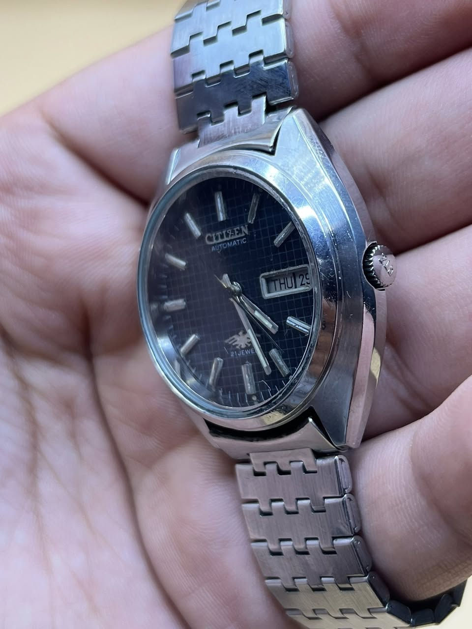 ستزن اوتوماتيك 21 حجر انتاج الثمانينات شهري و اسبوعي  مينا مميزة مربعات سير و بك اصلي دكمة معلمة ستزن قطر 37 ملم

للاستفسار خاص
واتساب ***********
