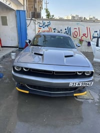 دوج چالنجر SXT PLUS 2018 لون سلڤر ماشية 53 الف ميل رقم بغداد بأسمي الم...