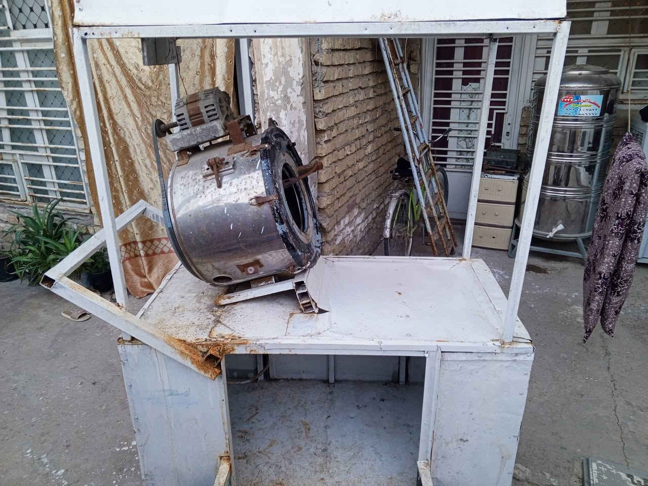 السلام عليكم عربانة حب للبيع التواصل ***********
