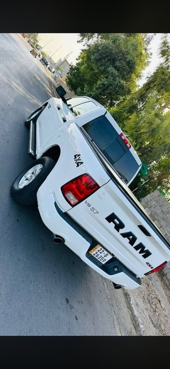 سلام عليكم دوج رام كلاسك ٢٠١٨ باب طويل بدي قصير المرغوب محرك ٨ سلندر 5.7 وارد خليجي مكفوله كفاله بس بيه بارد قليل داير مال الجاملغ الخلفي مال تاير  سياره جديده ماشيه  ٤٨ الف سياره على وضع الشركه مكان السياره بغداد 
***********
