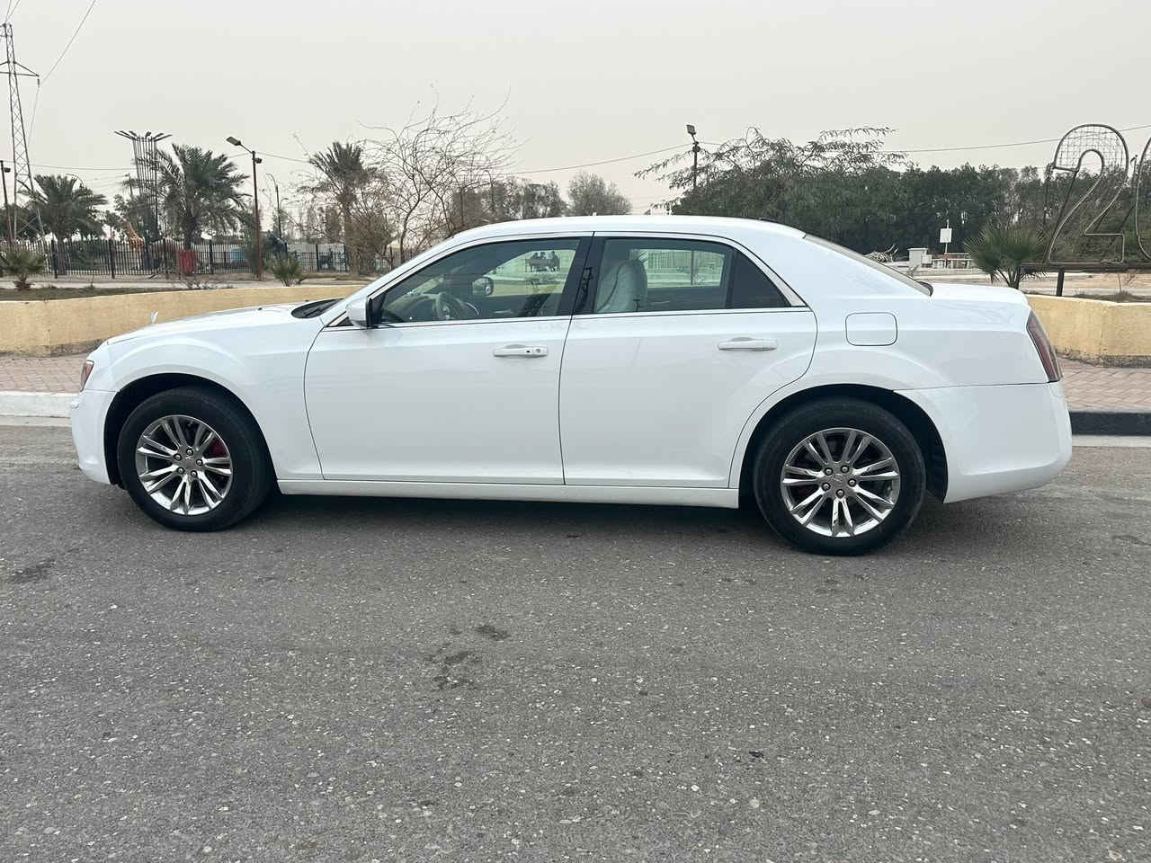 شاشه كبيره +كامره خلفيه
وارد كندي بيه ثلاث قطع صبغ 
تشغيل عن بعد +ويل كب مكسيكي كشنات عسلي 
رقم أربيل سنويه الغاية 2028
العنوان البصره سفوان 
السعر 163بيه مجال بسيط حق جيه رقم.  ***********
مكلف بنشر
