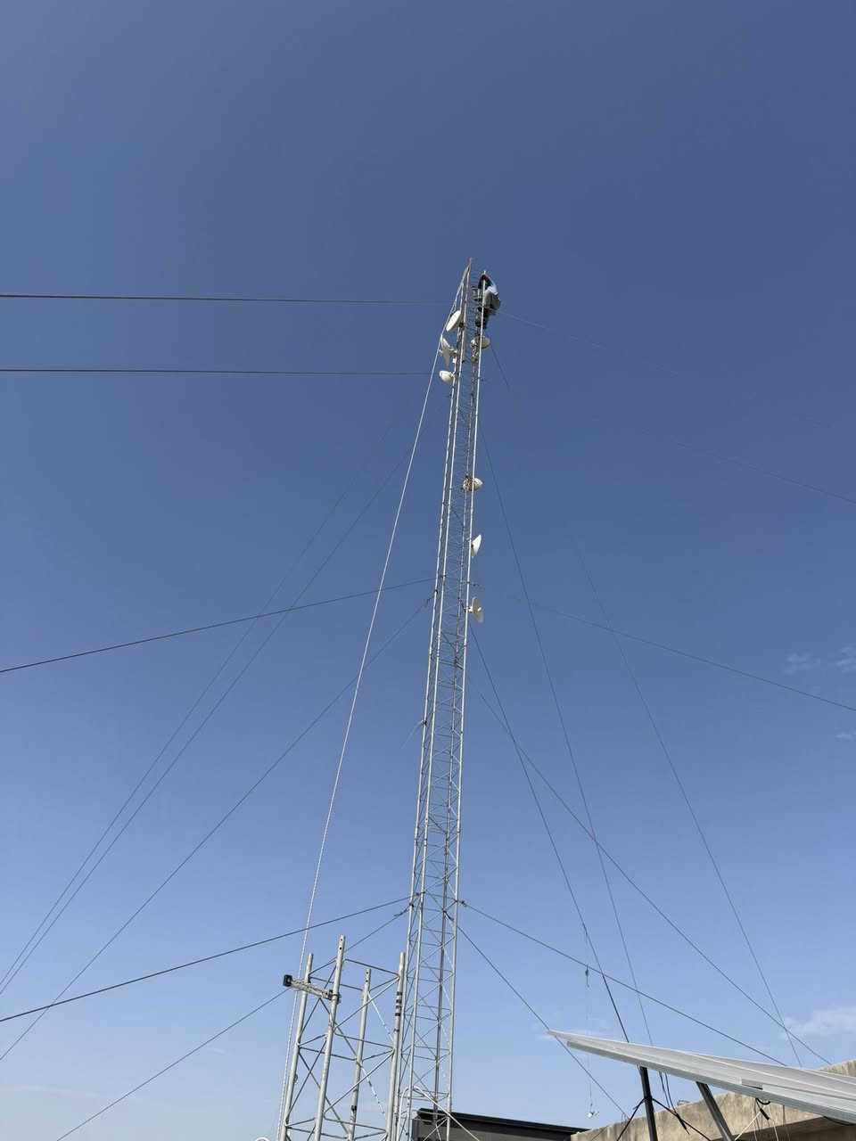 "🔥 تنصيب أبراج إنترنت بأفضل الأسعار!
سرعة عالية في العمل 🔥.
للطلب والاستفسار: [***********/***********]
 #أبراج_إنترنت"يتوفر حديد g35كرسته اوعمل
