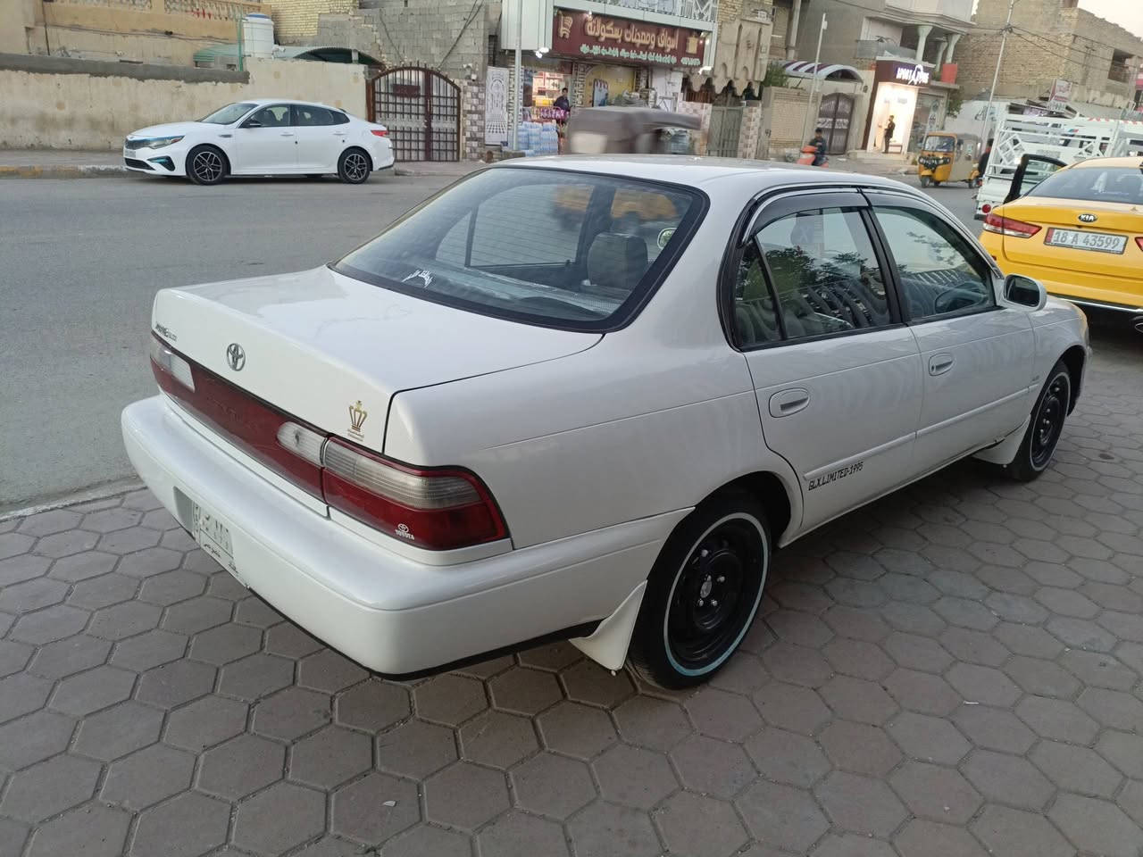 السلام عليكم كورلا محوره موديل 1994 رقمه بغداد مشروع 
مصبوغة عام بدون ضربه صبغ جماليه سياره تعمير جديد
محرك وكير وصدر مكفولات تخم تاير شاده جديد سياره جاهزه من كلشي وناعمه كلش السعر 65 وبيه مجال العنوان واسط نعمانيه
***********
