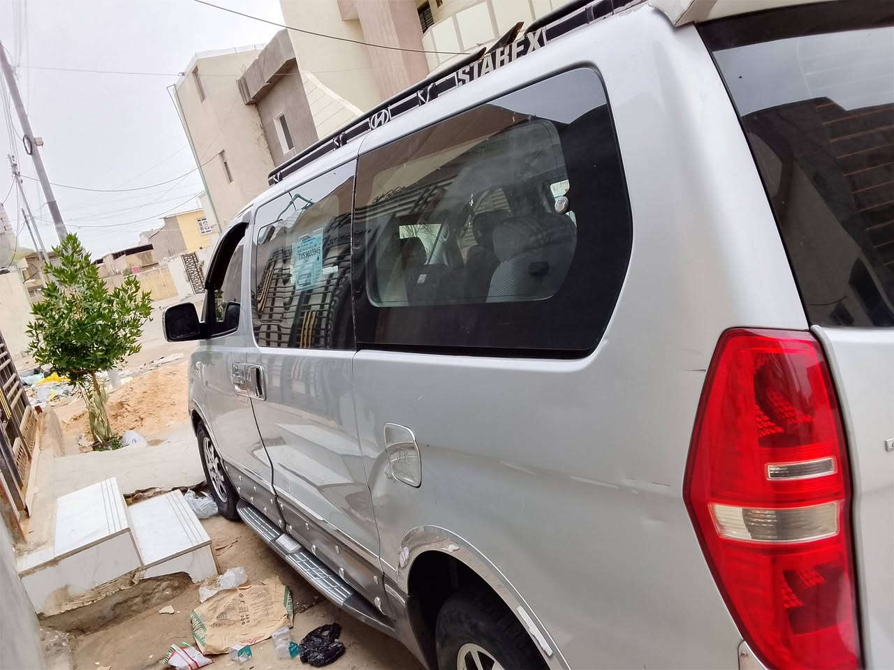 السلام عليكم ستاركس للبيع 2008 سياره جديده جاهزه رقم اماني السنويه لل 27 جير ومكينه كفاله جير اوتوماتيك السعر 130 رقم الهاتف ***********3
