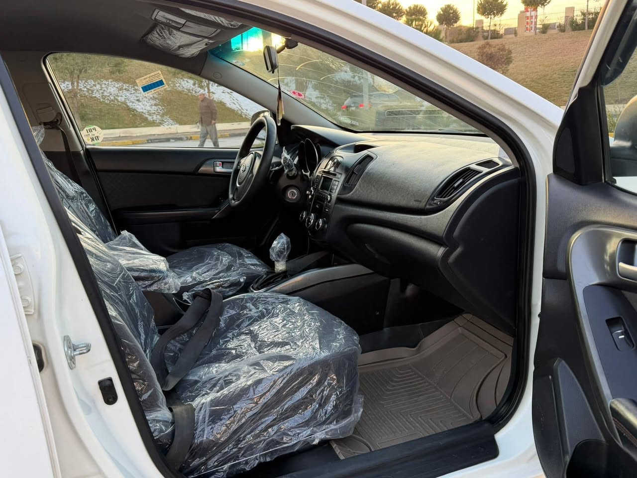 إسلام عليكم
كيا سيراتو خليجي ٢٠١٢
مكينه ١٦٠٠ دوش
مكينه والكير مكفولات
٦كير
مواصفات
داخل لونين 
تبريد ابيانو
اشاير بلمري
حساسات خلفي 
٣وضعيات قياده
يدات نيكل
٢سويج
٥ويل كب جديد
تخم تاير جديد
دوشمه والكاعيه جديد
بيها منضومه غاز جديده
حدادي امامي خلفي جديد
بيها باب خلف السايق تبديل ابلادي
بدون دواخل
ومكانين بارد إصبعين 
ارقام والسنويه جديده 
بشرط التحويل ثاني يوم
سياره جاهزه اي نقص مبيها
رقم السياره سليمانيه
مكان السياره سليمانيه
السعر ١١٠
للستفسار***********
