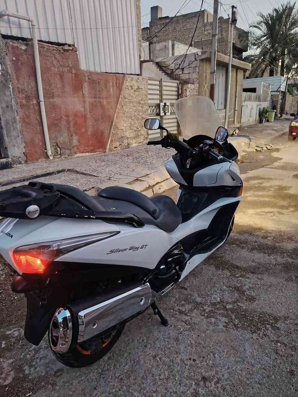 السلام عليكم سلفر ونج GT 400 اوفر مود ABS سكيورتي مكينة كفالة دراجة جاهزة مكفولة عدة الصبغ مصبوغة عام و بوليش للجمالية زوج تايرات جدد 
السعر 15
مكاني بغداد الشعب 
***********
