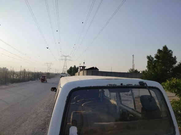 السلام عليكم جنبي شرطية موديل 2015 
#مكينة ثري واي خطهة باب المعظم حسينة مطلوبة هيئة
وغرامات مليون تاخذ صافي من عندي 
سعرهة 63 ورقة يحتاجلهة بعض التلحيظات رقم
الموبايل ***********
الرقم الثاني ***********
ملاحظة السيارة حرة وبأسمي
