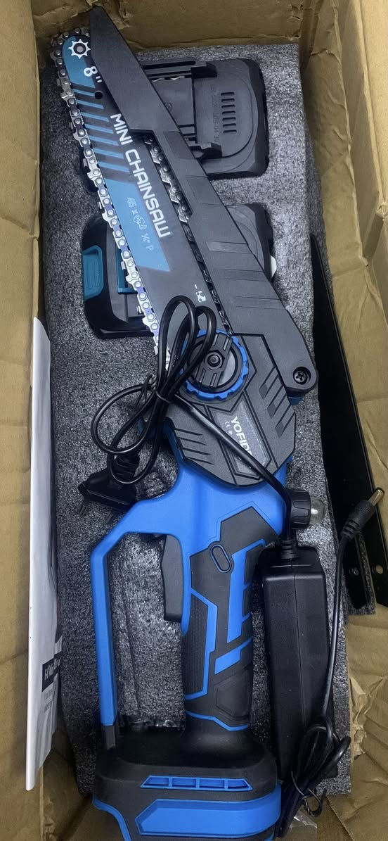 السلام عليكم اخوان كلة درجة اولى ويكال امانة اشالله 
عدة كامله اكثر من 130 قطعة السعر 90 الف
دريل بكد الكف بدون بطارية وبدون شاحنة ديولد الاصلي 45 قفل
حلوك صالنصة جارجر اوباما جالنجر ثكال وقفايصهن بيهن 75 الف
منشار دبل بطارية صغير سعرة 40 الف
دريلات عدد 2 واحد فقط بطارية وشاحنة سعرة 35 والثاني صندوك عدة ودبل بطارية سعرة 45
ستان مبايل ذكي وشحن بور بنك ويدعم شاحن الاسلكي سعرة فقط 10
منفاخ سعرة 12 الف
مكاني البياع حي الرسالة 
***********
