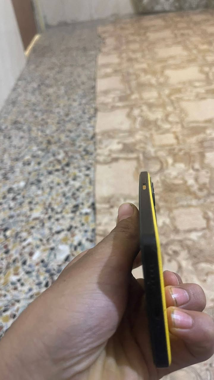 السلام عليكم لجهاز لبيع مناسب
بوكو x6 ابرو ذاكره 512 
ما مفتوح 
بي فقط فطر في الشاشه مثل ما موضح بل صوره 
لجهاز 120 فريم في الببجي 
غراضه بس لشاحنه ويا 
بس البيع يتواصل لسعر 250 وبيه مجال 
الرقم ***********
