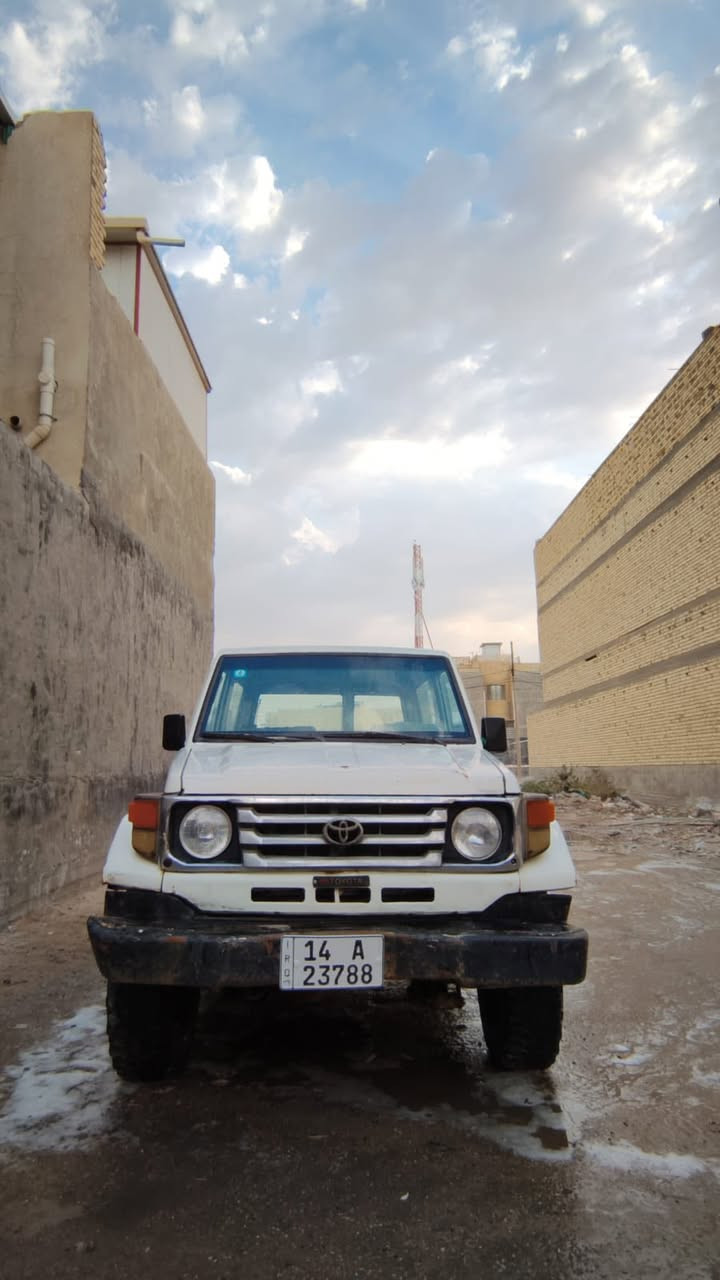 السلام عليكم لاندكروز ربع موديل 85 بأسمي رقم انگليزي بصرة محرك 3f بلادي كير عادي ماكنيت مو بلاتين السعر 55   ***********
 
البصرة الفنجانية ***********
