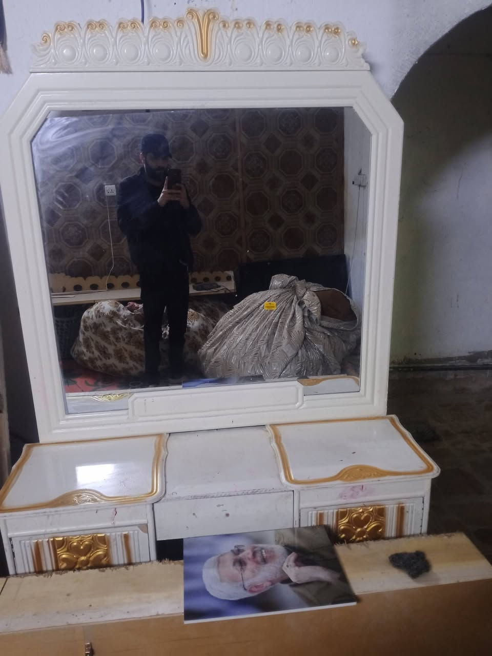 غرفه نوم مستعمله نظيفه صاج للبيع السعر 500 او بيهه مجال المكان شارع حيفا ***********
