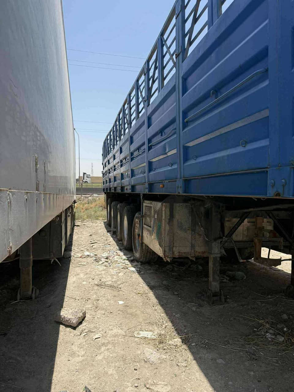 السلام عليكم عريانه للبيع شاصي ١٤ حداده الفلوجه جوانب خمسه محاور الطول ١٣٧٥  ارتفاع ١٨٠ المكان ابو غريب ***********  السعر ١٣٥ مجال بسيط
