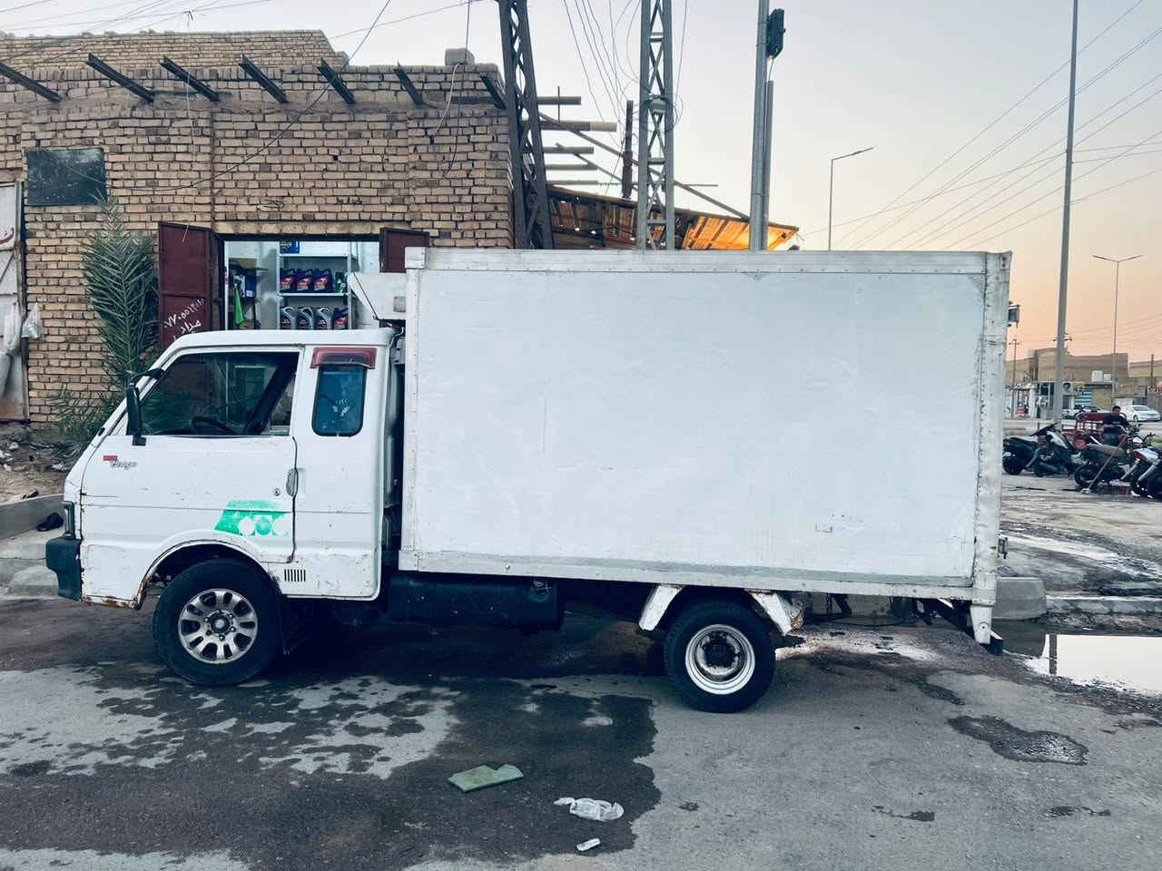 السلام عليكم كيا موديل 95 مكينه وقير وشاص مقفولات رقم بغداد تحويل مباشر سعرها 28 بها *********** مكان الديوانيه ال بدير السياره مسجله براد بالسنويه
