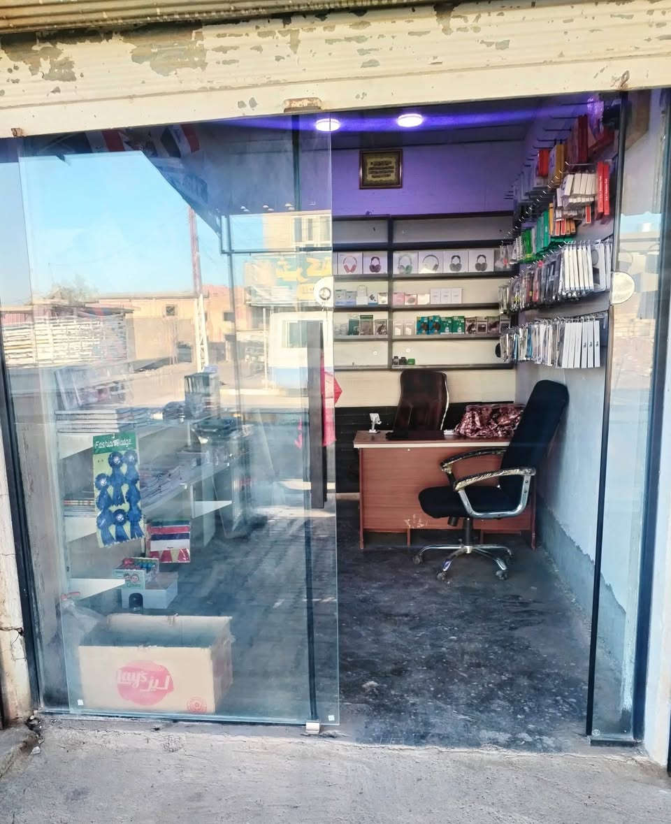 #بسبب_الوعود_الكاذبه محل الايجار جام خانه سلايت رفوف ميز مكتبي كرسي دوار تريد بس حايط تريد هوه والغراض 
#رقمي بس رمش *********** 
عنوان المحل سايدين العلوه بالقرب من كوفي اخميس
#بصف_محسن_مصلح_الصوبات
