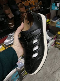 حذاء رجالي مخرم • مقاس ٤١-٤٥ • مدخل التعليم