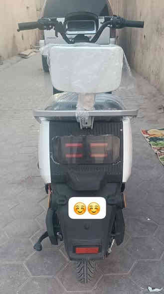 السلام عليكم دراجه شحن استوها طالعه امن الشركه وصالها اسبوع الدراجه الجديده للبيع سعرها 1,300 اللي يريدها يتصل على الرقم وانا بخدمته ***********
