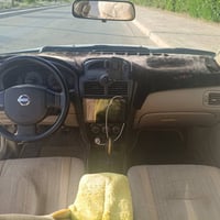 لبيع نيسان سني موديل 2010 رقم بغداد مكفوله كفاله عامه هذا 07716295296