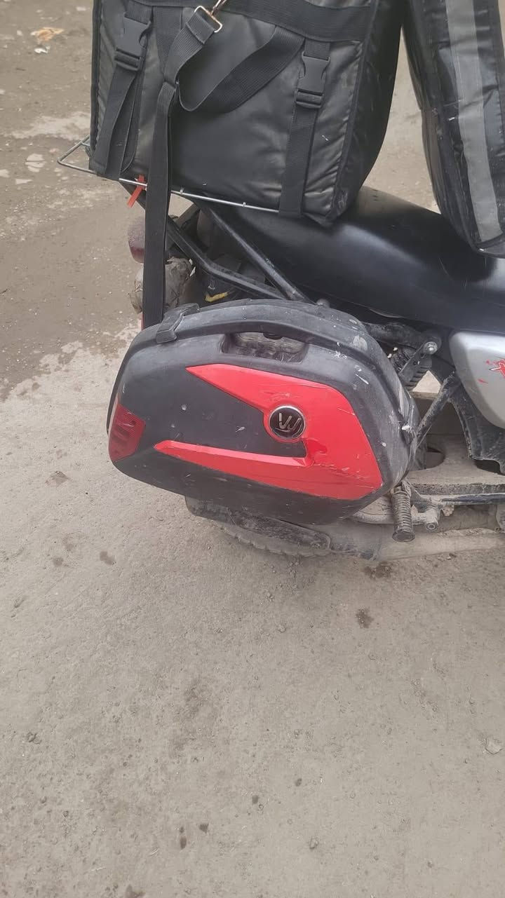 جنط صفاحيات بوكسر نضافتهن ٩٠/١٠٠
اشاير شغاله 
البيع /سعر ٧٠


**إذا كنت صاحب هذا الإعلان وتريد حذفه لأي سبب، رجاءا أرسل رسالة إلى الدعم الفني**