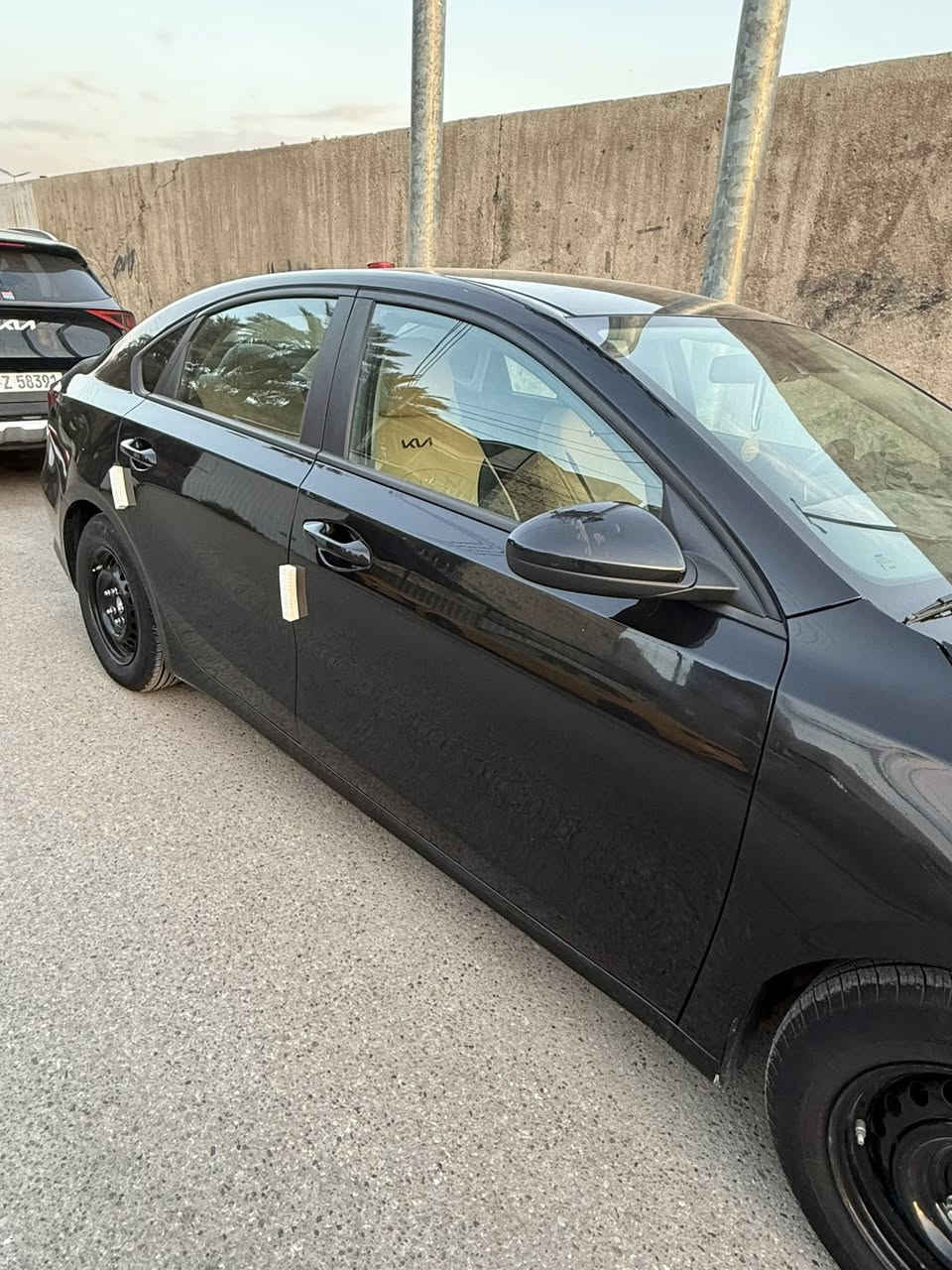 كيا فورتي
موديل 2023
سيارة ماشية 74 الف كيلو مشي امريكا 
سياره جاهزة ومكملة من كلشي على آخر حبايه 
تخم تاير جديد 
دوشمة اصلية 
لايت زنون اصلي 
وهواي صارف عليها 

صور الحادث مرفقه في المنشور مثل ما موضح 
سيارة بدون ايربااك
الاسفسار ***********
