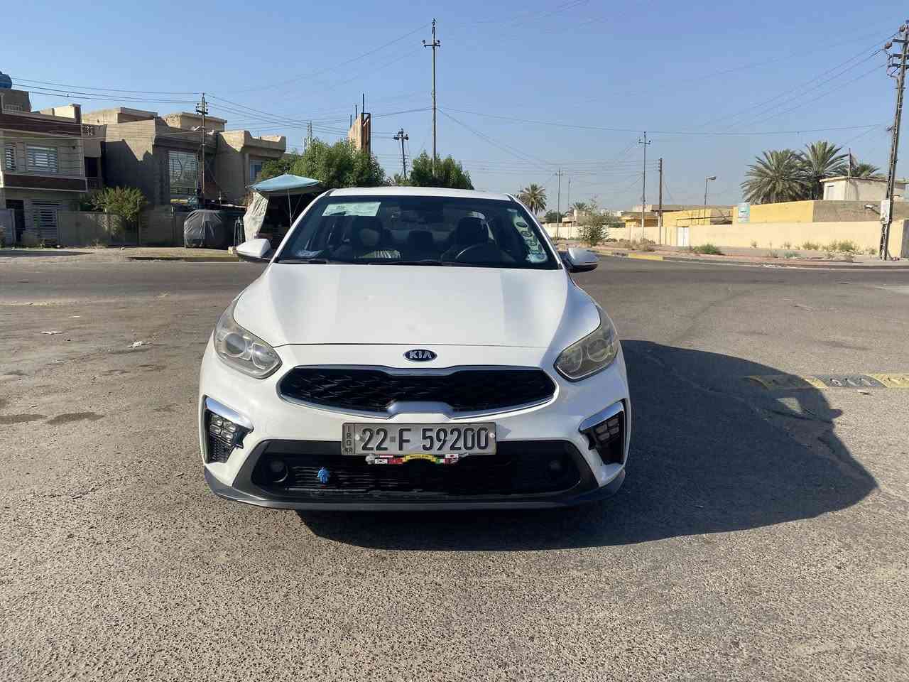 بسم الله الرحمن الرحيم 

كيا سيراتو 2019 خليجي لونهة ابيض صدفي 
السيارة فول مواصفات ماشية 130 الف 
السيارة بيهة صبغ بالجاملغ الامام موجودة الضربة بالصور بدون دواخل وبيهة بارد بالقبق مال جنطة كلش بسيط وبيهة تكحيلات بسيطة والسونار مالتهة موجود بالصور 
مواصفات 
⭕️فتحة 
⭕️اشاير بالمري 
⭕️المري شفط 
 السيارة محورة بصمة شغل كلش مرتب 
وتخم تاير جديد 
ومسويلهة ادامة كاملة لمنظومة الوقود 

السعر 137$ وبيهة مجال بسيط مكان السيارة حي العامل 
***********
واي استفسار موجود على الواتساب
