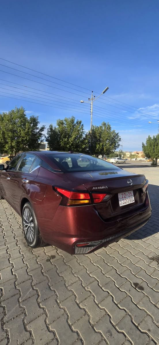 للبيع التيما SV
السعر 149 بيها مجال بسيط 
***********
موديل 2023 
ماشيه 39 ميل 
الون ماروني  
تحكم ستيرن 
تثبيت سرعه 
كاميرا خلفي 
رادار خلفي 
رادار جانبي 
تايرات شركة 
بصمة أبواب 
بصمة تشغيل عن بعد
كشن كهربائي
لايتات زنون بلادي 
صدر امامي خلفي شركة مملعوب بي 
كير مكينه بشرط 
تبريد ثلج 
حجر بلادي
السياره بجم كبس فقط جاملغ وباب سايق بدون دواخل 

 كاتي وياها شهرين لترقيم تترقم شمالي اربيل سليمانيه دهوك حسب الرغبه 
مكان السياره ديالى خانقين
