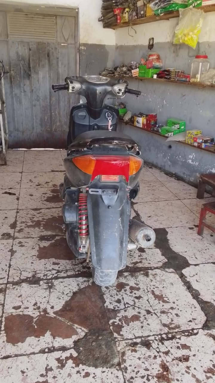 دراجه سكنس ياباني شلعه ومعدل خير من الله كهربائيات كله شغاله سعر 500وبيه مجال 
رقم الهاتف ***********

