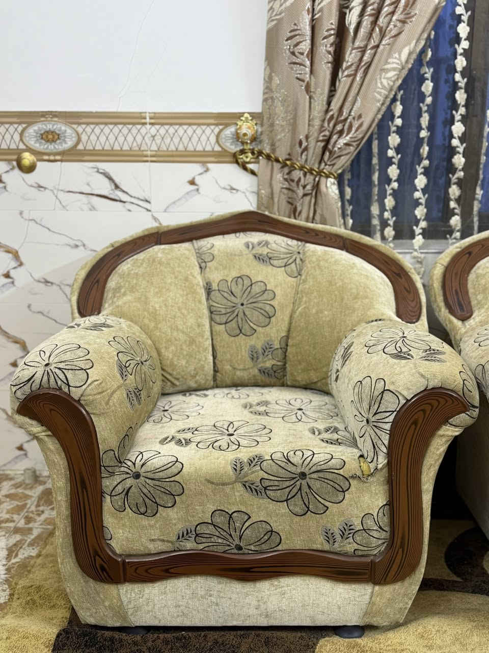 السلام عليكم مكلف بل نشر تخم مستعمل قليل شرط الاسفنج المقاعد والضهر بعدها جديده  خمس قطع  +معرض 
السعر 300 الف 
للتواصل ***********
