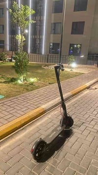 سكوترشحن نضيف جدا يتحمل وزن 120كيلو 💫سعر200بي مجال لطلب والاستفسار الت...