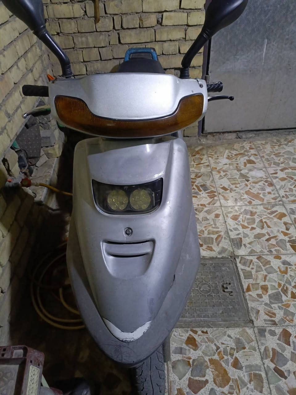 السلام عليكم دراجه فضاءي ياباني للبيع محرك ما مفتوح بس الكفرات تجاريه السعر 500 وبيها مجال للطيبين المكان بغداد مدينة الصدر *********** واتساب
