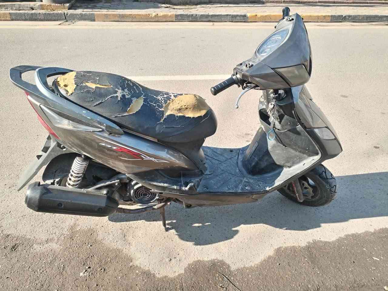 السلام عليكم دراجه ماكس ثعلب 140 للبيع 
كهربائيات كلها شغاله سلف لايت دراجه كفر جديد
لحيه جديده ترايش جديد تاير امامي جديد دراجه خير من الله نكره سلف بكل وقت مكينه خرسه نقص هندر ودوشمه كشن سعر 525 مكاني بغداد الحريه ***********
