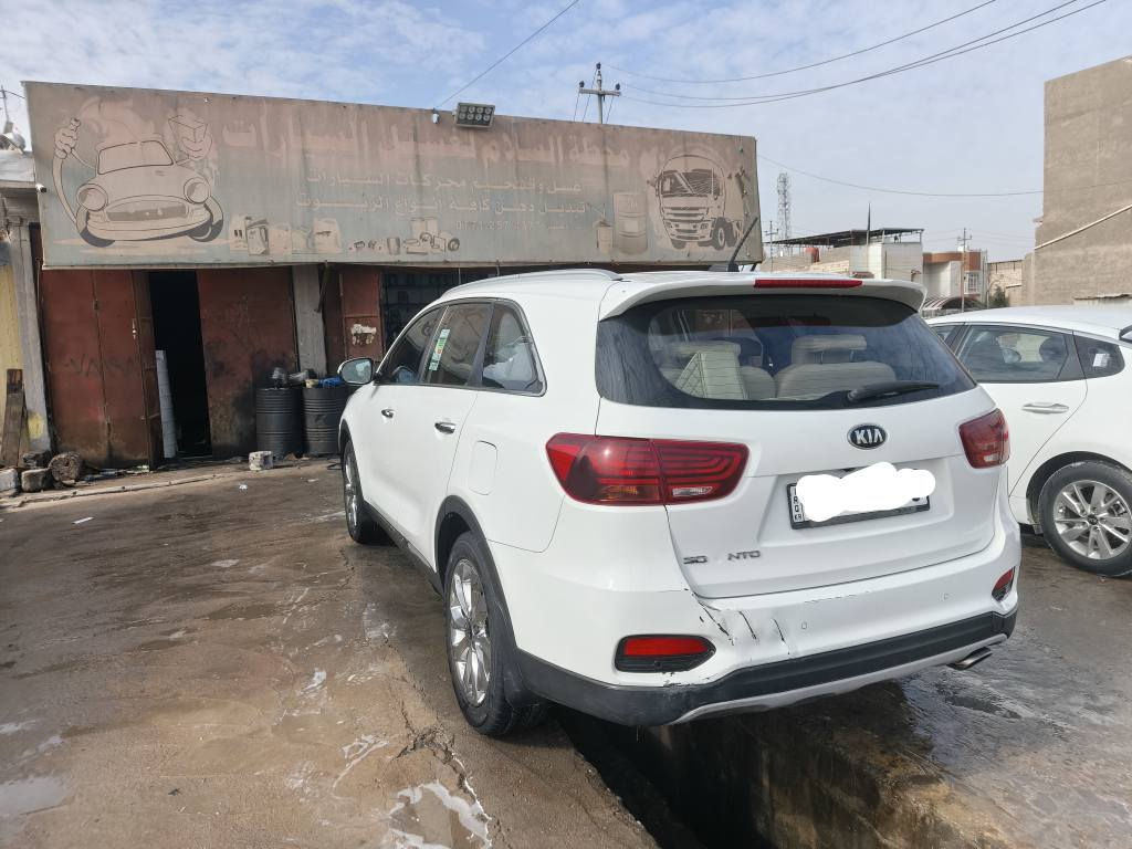 السلام عليكم سورنتو 2019 مكفولة ضربه وتبدل و صبغ بيها بعض الخدوش مكينه 4سلندر حدادية و كير مكينة خير من الله السياره ابلاديه رقم أربيل سنوية 2029السعر 220 وبيها مجال *********** البصرة, العراق
