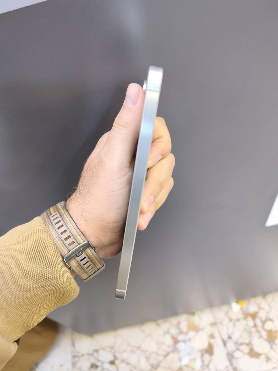 A56 256/8
نضافة 100 
بدون ملحقات
السعر 350 الف
بغداد حي الجهاد
***********
