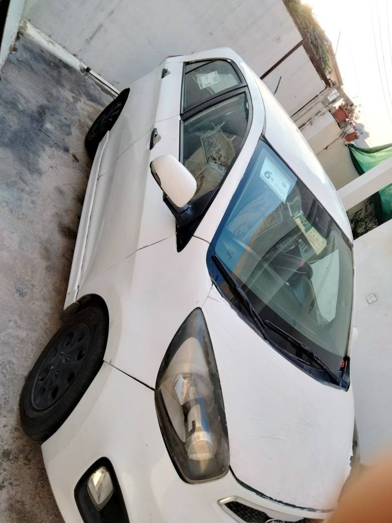 كيا پيكانتؤ. 
موديل ٢٠١٣ 
سبووغ عامه پئشوو بشتي كه بسه هيجي نيه 
چوار تاييه ي نوئي له سه ره 
 مكينه ي نوئي له سه ره أربيل, العراق


**إذا كنت صاحب هذا الإعلان وتريد حذفه لأي سبب، رجاءا أرسل رسالة إلى الدعم الفني**