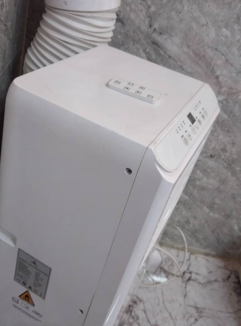 سبلت متحرك نضيف تبريد وتدفه السعر ١٣٥ الف بي مجال المكان حي القاهره


**إذا كنت صاحب هذا الإعلان وتريد حذفه لأي سبب، رجاءا أرسل رسالة إلى الدعم الفني**