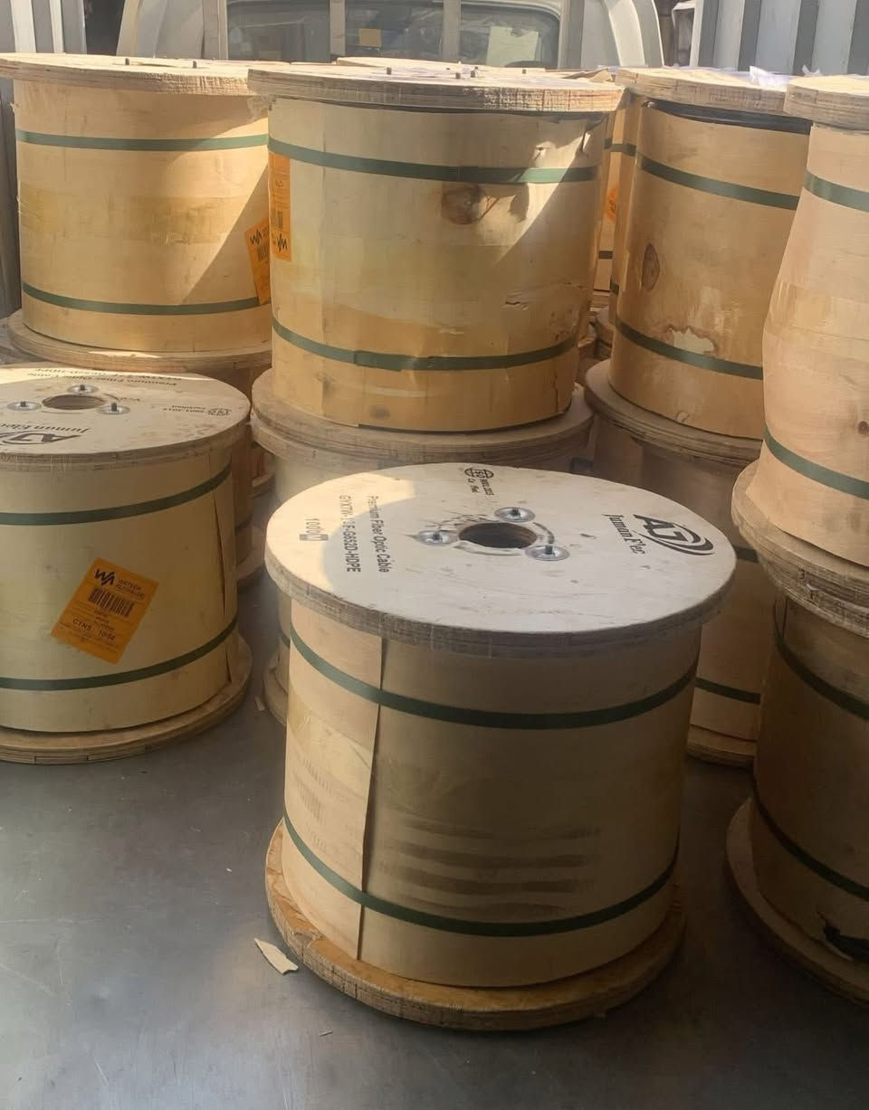 ⭕️البكرات القطري الثكيلة يمنا وبسسس والاسعار يمنا فول 💯

GYXTW -4 Core -⭕️

GYXTW -6 Core -⭕️

GYXTW-8 Core -⭕️

GYXTW-12Core -⭕️ 

( 1000M )⭕️

#نوع_الفايبر_يوفك_YOFC

#Brand_Cable_AJ 🌏 

⤵️ 

Outer jacket   HDPE 💯

Cable Diameter 7m ⭕️

Steel ware 0.8 m⭕️

Type Fiber ((#G652D_YOFC)) انتاج جديد 💯

 ⭕️ انتاج جديد مواصفات حقيقيه و نوعيه الكيبل عاليه الجوده مع ظمان  بالكيبل 

 

⭕️ لدينا اسعار جمله للمكاتب 

🚗يوجد توصيل كافة محافظات العراق 

☎️‏‭0771 078 7700‬
