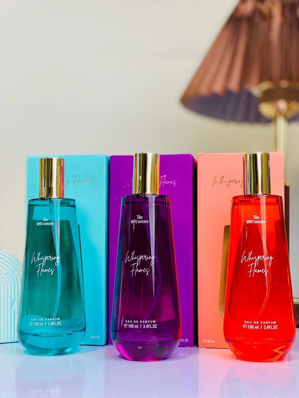 عطر ألسنة اللهب الهامسة    
                    Whispering Flames       

، يثير جوهرًا منعشًا وغامضًا، مثاليًا لأولئك الذين يبحثون عن عطر يجمع بين الدقة والشخصية.

المكونات العليا: الحمضيات الزاهية مع لمسة من الأعشاب الطازجة توفر رائحة منعشة عند الاتصال الأول.
 قلب العطر: باقة زهور ناعمة ومغرية مع لمسات من الياسمين والزنبق والزهور البيضاء، مما يوفر لمسة من الأنوثة الخيالية.
 قاعدة العطر: قاعدة دافئة وحسية مكونة من العنبر والفانيليا وقليل من الأخشاب الدخانية، مما يمنحها العمق والمثابرة.
 تعكس الزجاجة ذات اللون الأخضر المائي روحها الخفيفة والغامضة، وهي مثالية للمناسبات النهارية والليلية.  إنه عطر يغلفك بهالة من الرقة والغموض، ويترك انطباعًا دائمًا.

السعر ١٠ الاف


**إذا كنت صاحب هذا الإعلان وتريد حذفه لأي سبب، رجاءا أرسل رسالة إلى الدعم الفني**