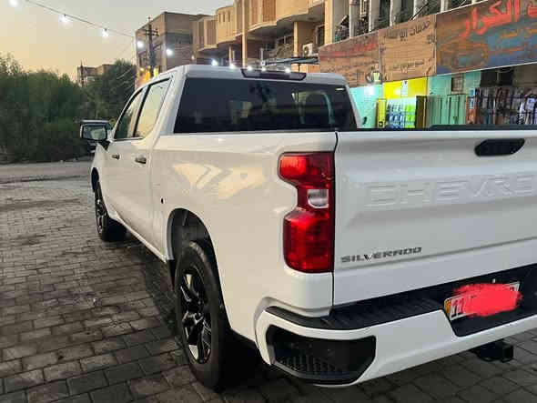 السلام عليكم سلفرادو موديل 2024.ماشية ٦٠٠٠ محرك ٤سلندر بيه صبغ اماكن ماشر بلاحمر سعره ٢٢٠ وبيه مجال بسيط ‭٠٧٧٠ ٧٩٥ ٦٥٦٤‬
