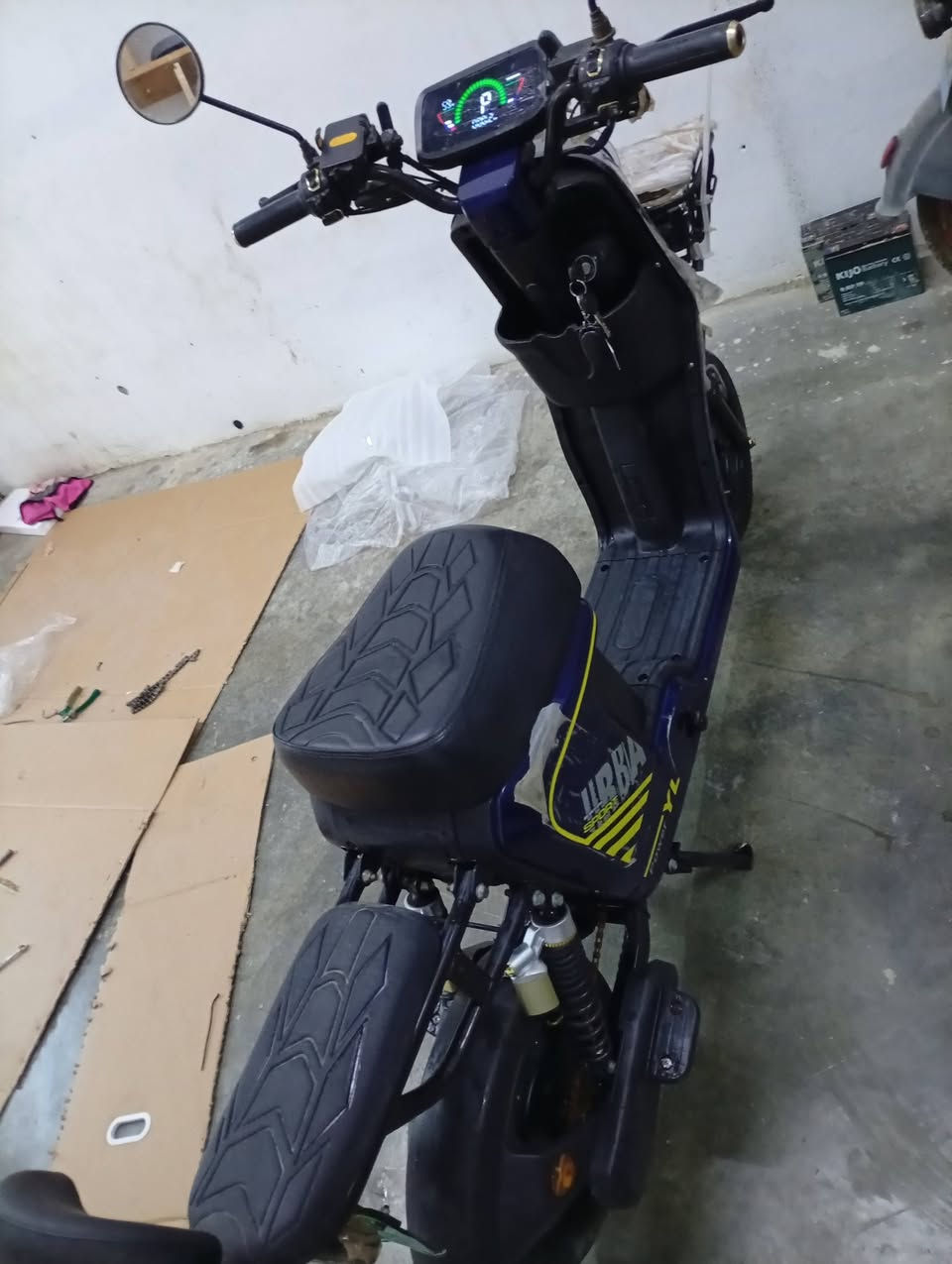 السلام عليكم ورحمه الله وبركاته
دراجه شحن R9 Sport للبيع 

مستعمل شي قليل

كلو شركه بعد لزگات الشركه بيه 

نظافه 100% فول

بطاريات عدد 5 ونلي 32 امبير 

نقد575 

قسط 775

للاستفسار الاتصال على الرقم 

***********

والخاص مفتوح
