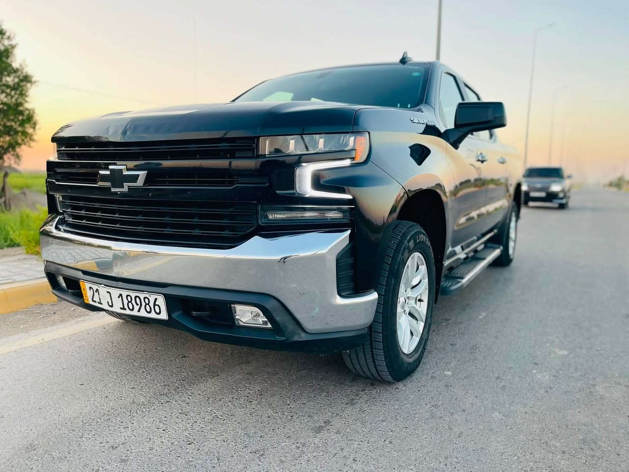 Chevrolet silverado 2021 
V8 5300 4X4

مواصفات
كاميرا
شاشة كبير
شغال
حساس
لايت ليد
كشنات هيتر
ماشية :90 الف 
حادث: باب البدي فقط

سعر : $ 288 بيها مجال
مكان  واسط الزبيدية
***********
***********
