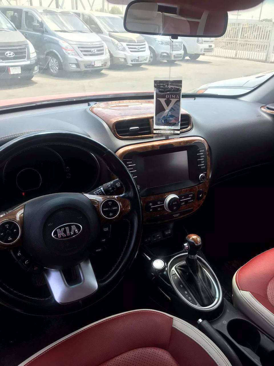 صول موديل 2019 وارد امريكي
محرك 2000
ماشية 110كم قابل للزيادة
بدون حادث فقط بيه رصعات 
السعر 140 وبيه مجال 
المكان الحله
***********
***********
